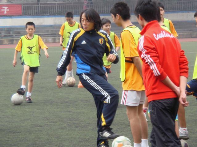 皇冠新体育-日本足坛名宿北泽豪：艾克森能力虽有下降仍需警惕